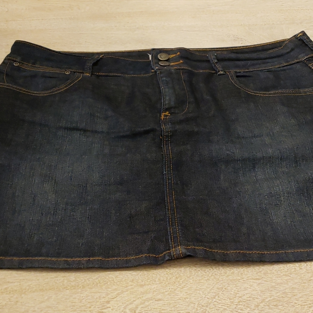Old Navy dark jean skirt